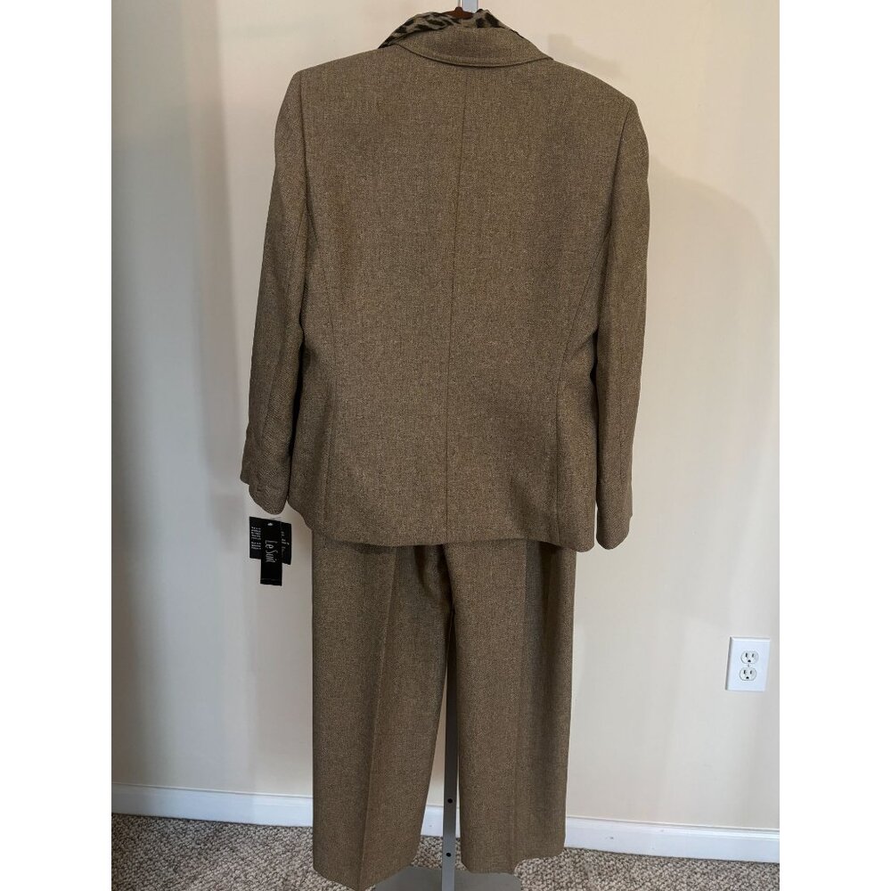 Le Suit Taupe Pant Suit Set Leopard Scarf Womens Size 14 Lush Valley 2 Piece NWT - Picture 6 of 16